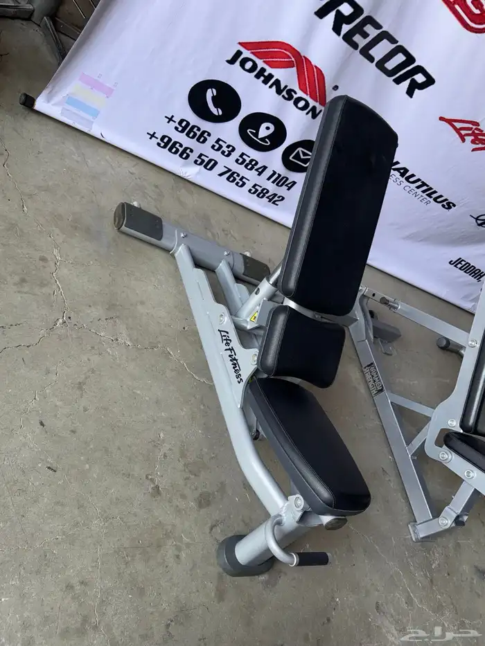 Weight Bench Adjustable Multi-Purpose life fitness 0