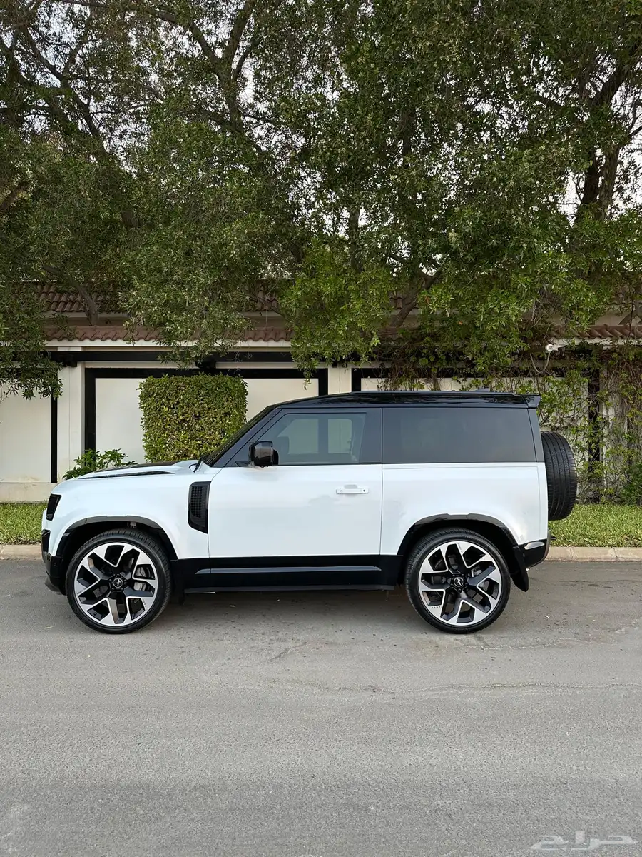 ديفندر X90 2022 ممشى 51 000 كيلو P400 v6 1