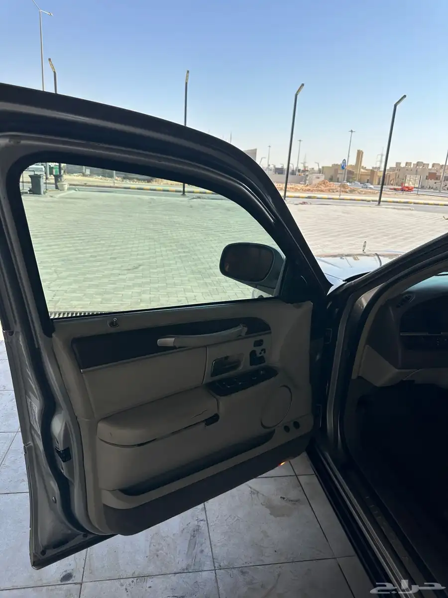 لينكون تاون كار 2003 للبيع 11