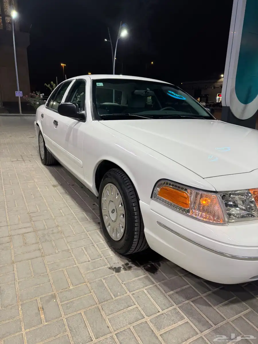 فورد كراون فكتوريا 2003 12