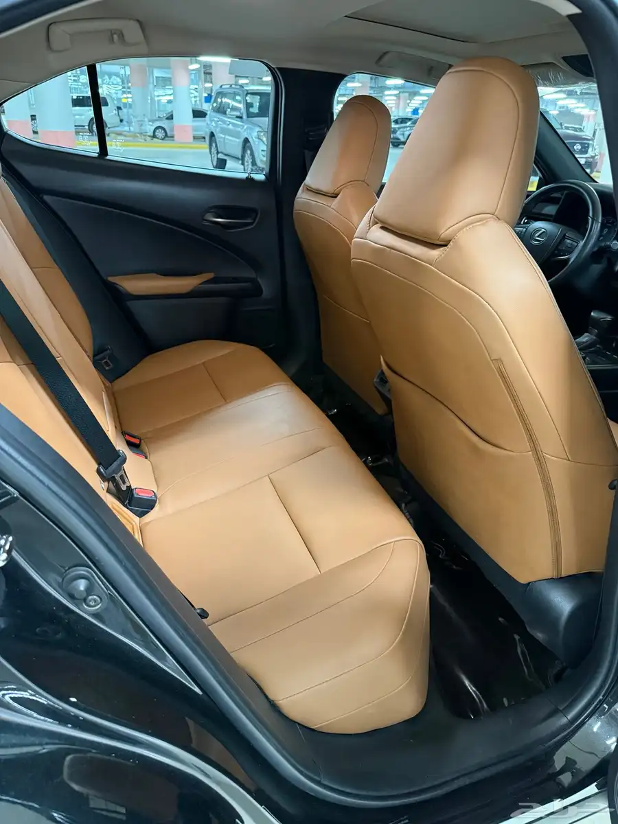 لكزس UX200 AA موديل 2021 - سعودي 16