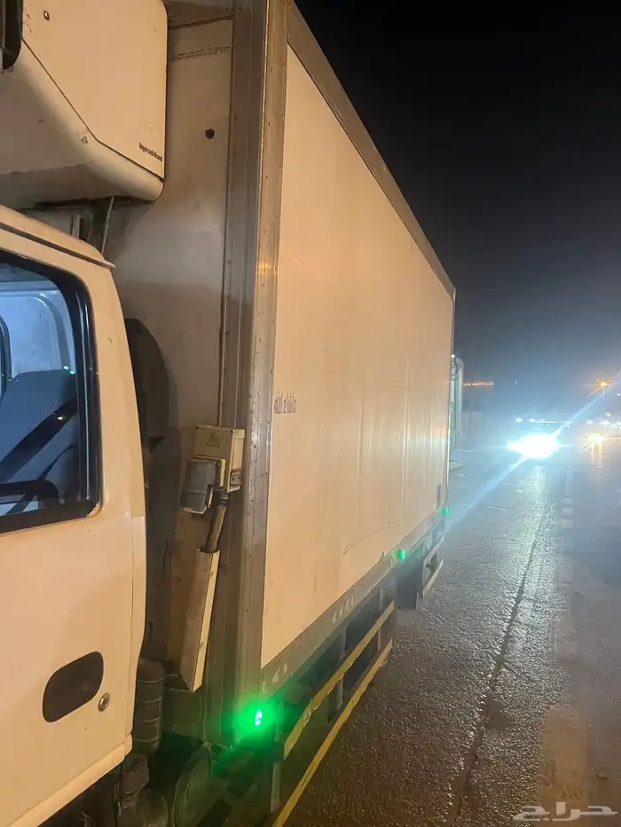 دينة تبريد وتجميد الموديل 2002 طول 5 متر 10