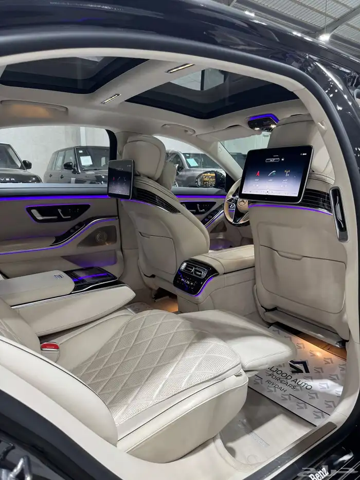 مرسيدس S580 موديل 2023 فل كامل مستعمل 9