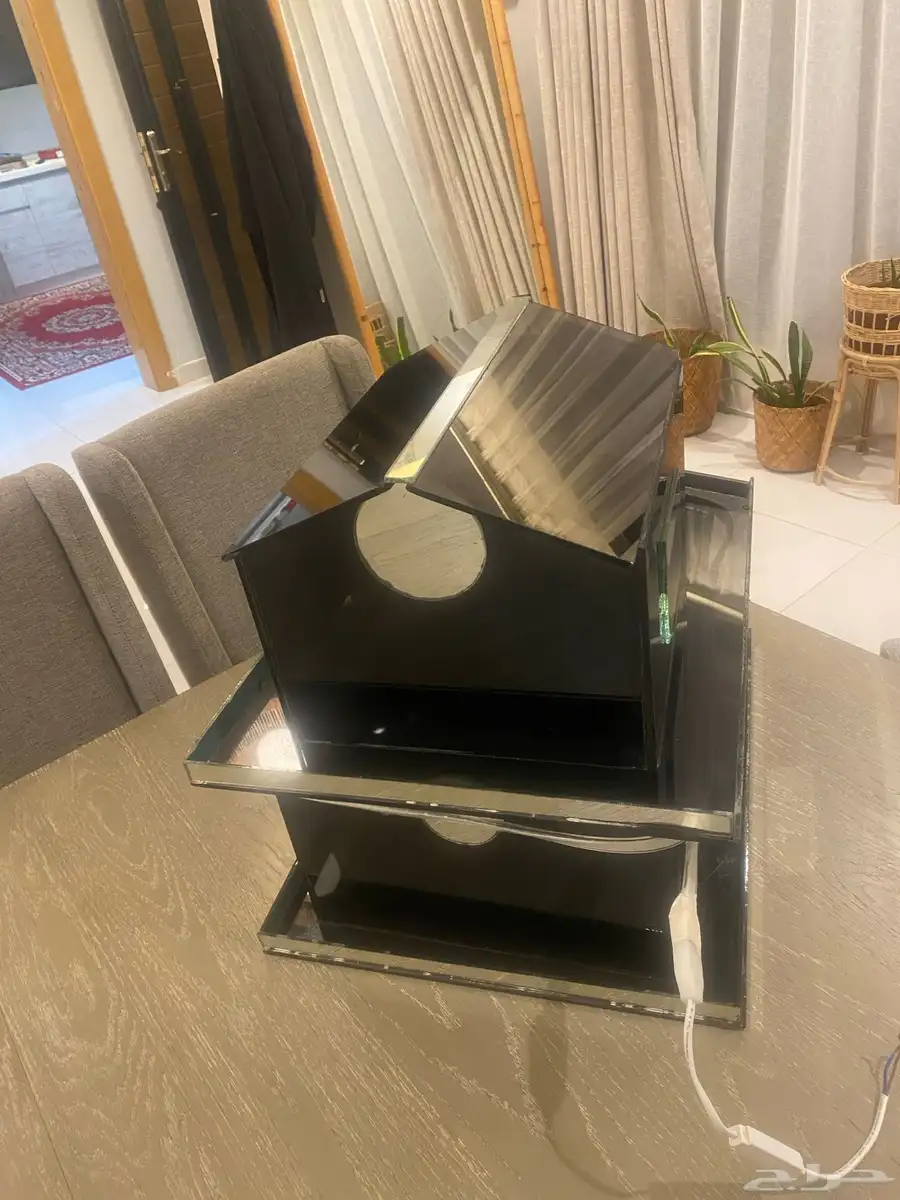 صندوق جمالي مصنوع من الزجاج 3