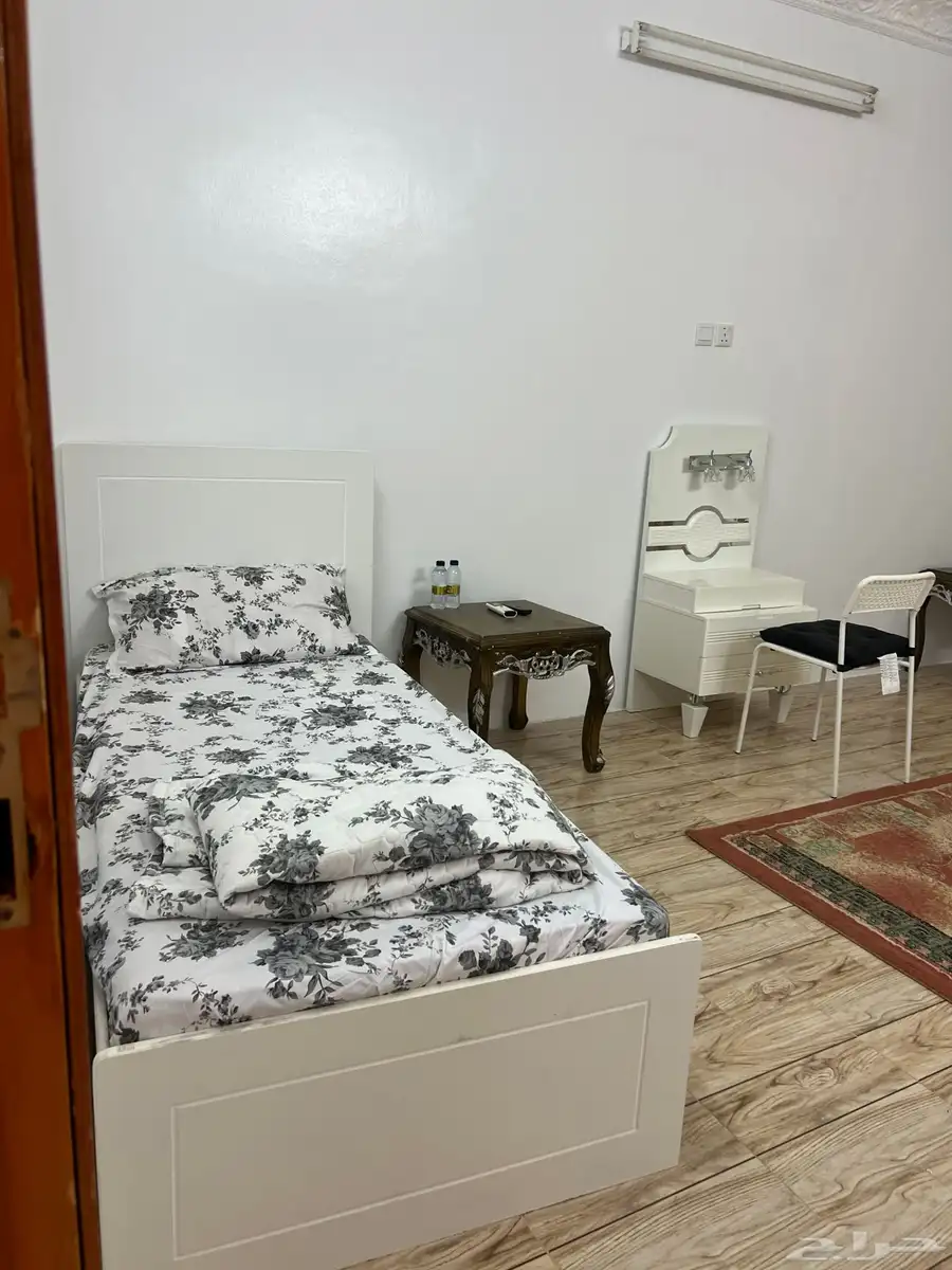 عماره فلا للايجار او للبيع وشقق الباحه حي جفن العقيق 23