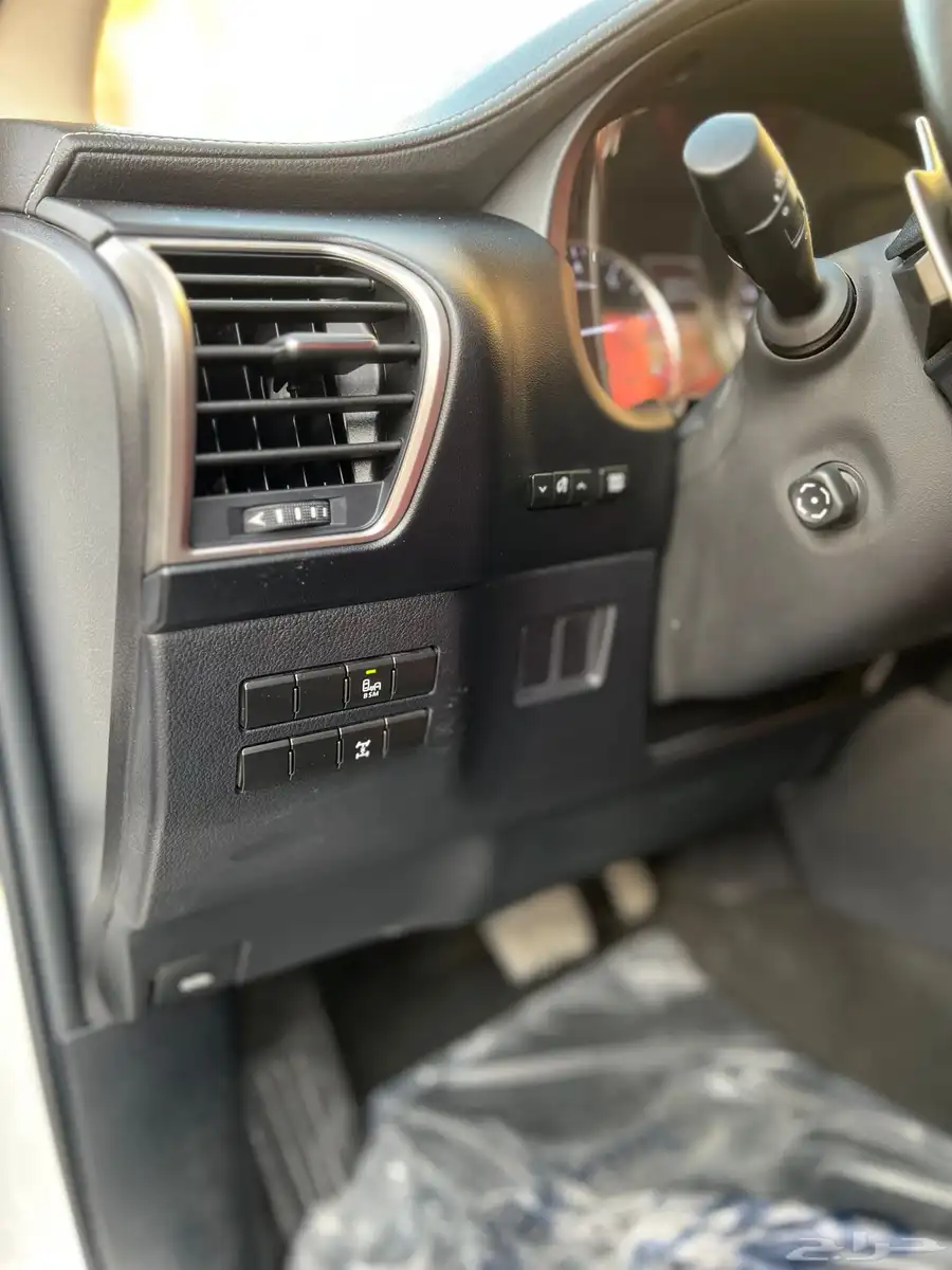 لكزس NX 2020 40