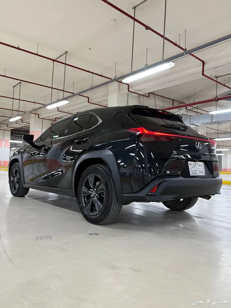 لكزس UX200 AA موديل 2021 - سعودي 3