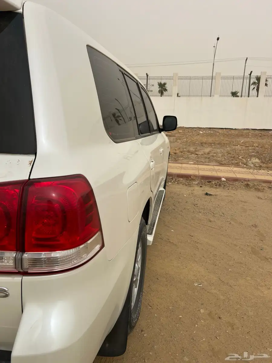 لاندكروزر GXR 2011 4