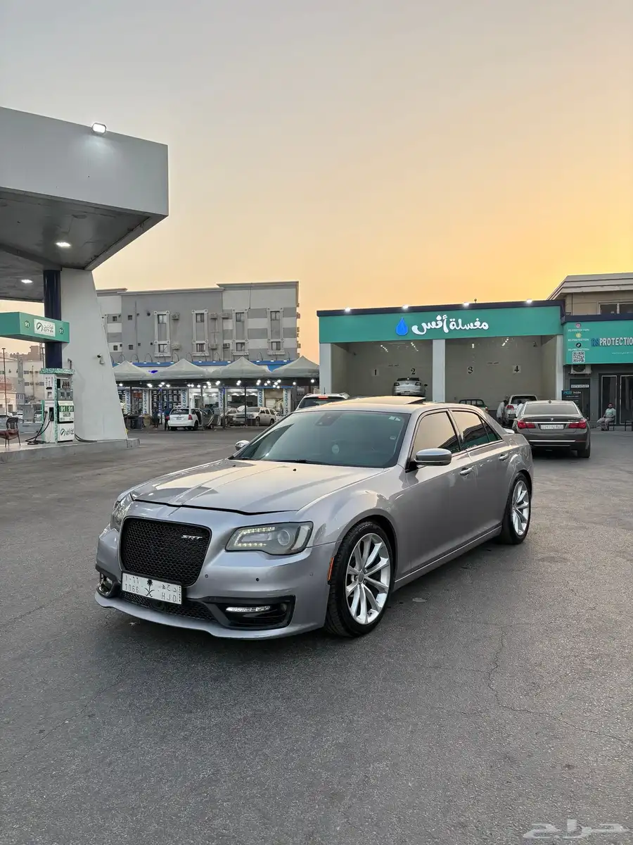 كرايسلر 2015 فل كامل اكتزتيف V8 1