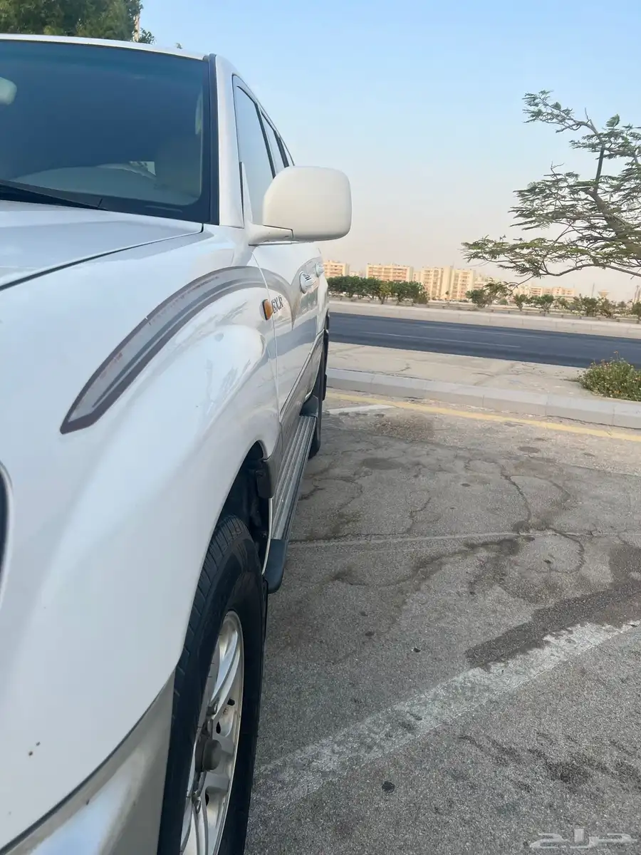 لاندكروزر 2005 GXR قير عادي 3