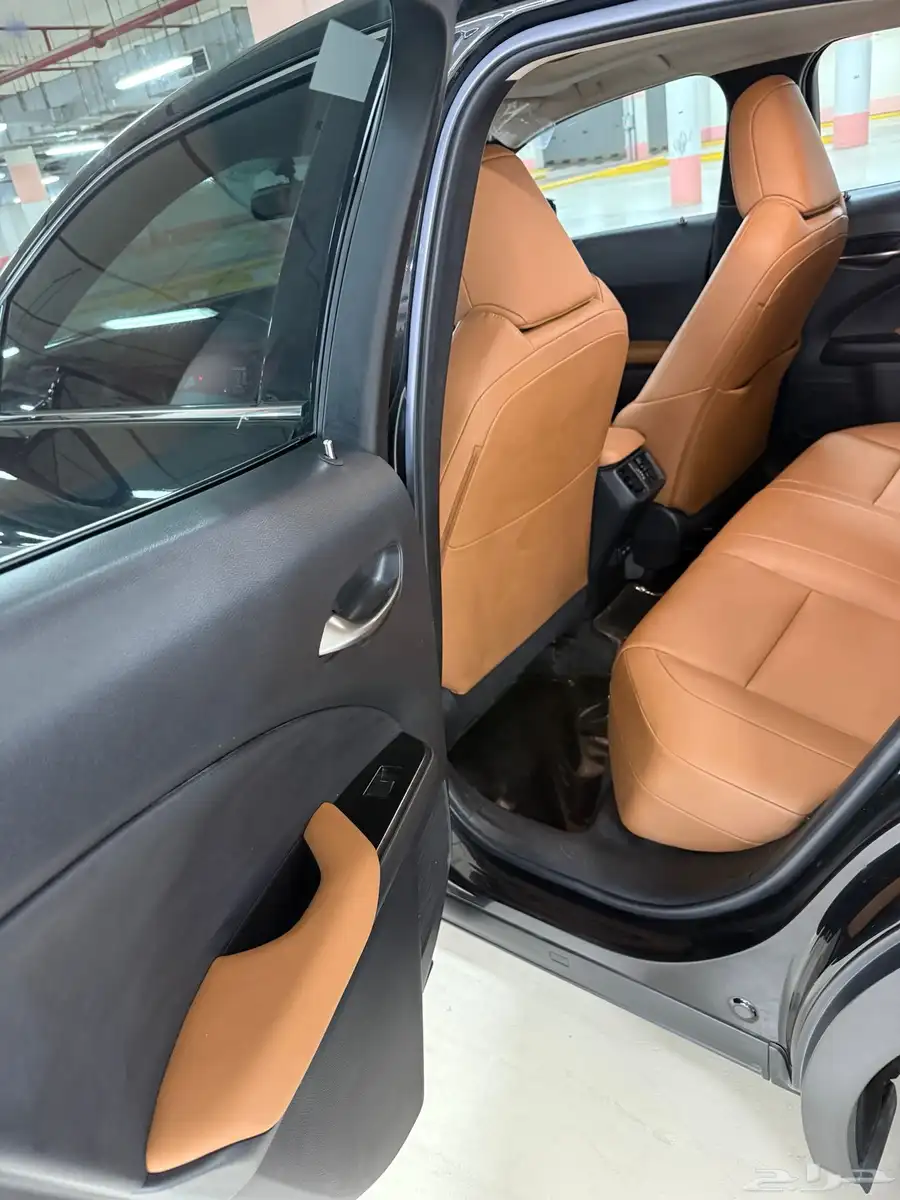 لكزس UX200 AA موديل 2021 - سعودي 13