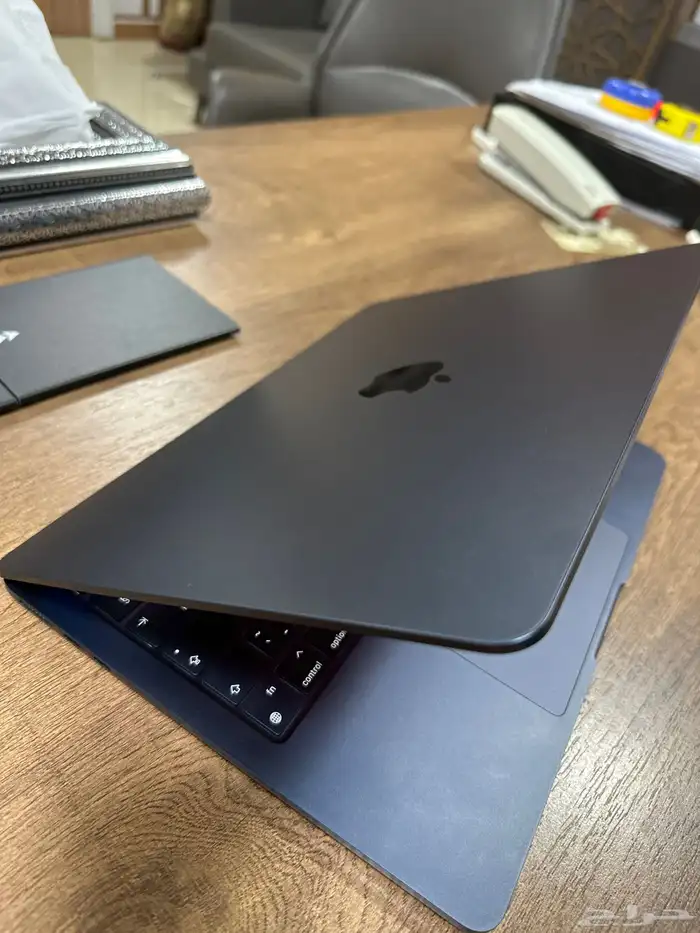 MacBook Air M2 2022ماك بوك اير 10