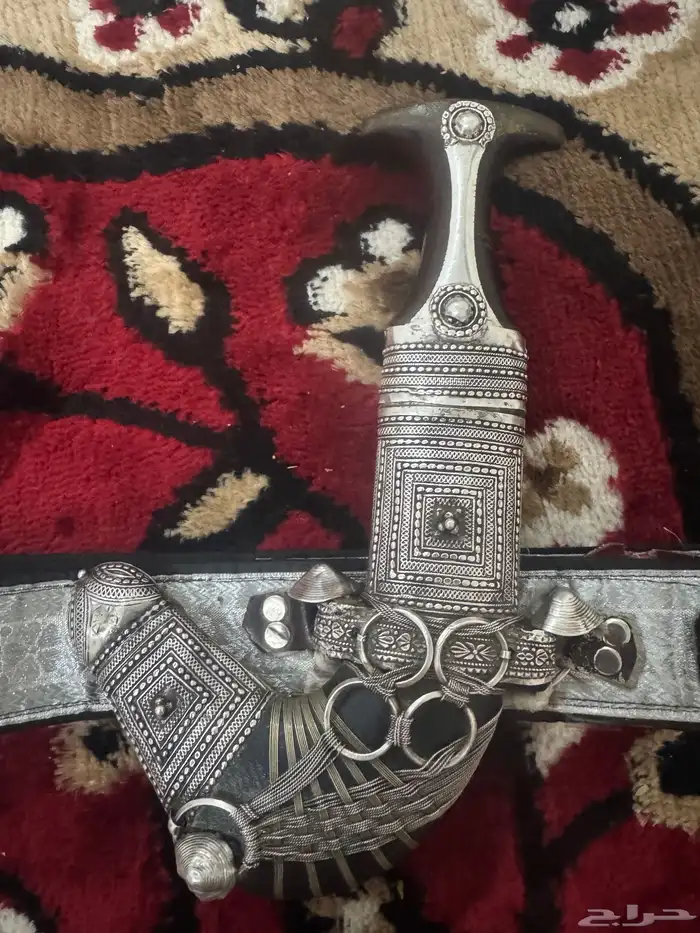 جنبيه فضه الراس قرن 1