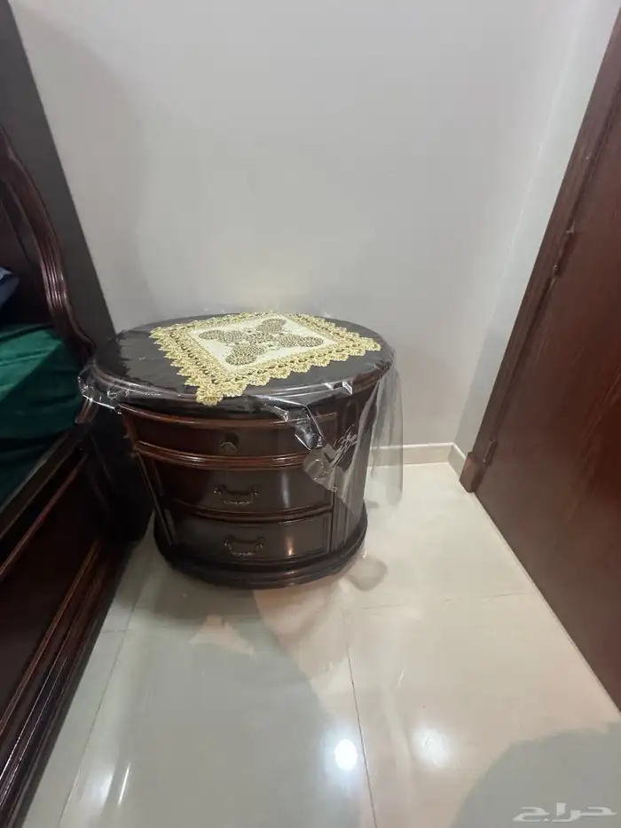 سرير و دولاب و تسريحه و طولتين صغر 3