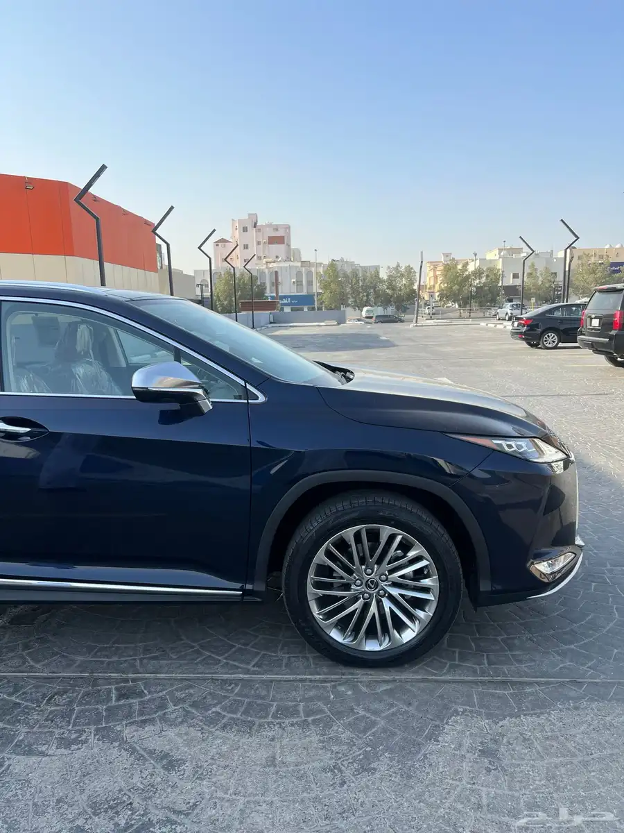 لكزس RX450 h 2022 بحالة الوكالة - سعودي 8