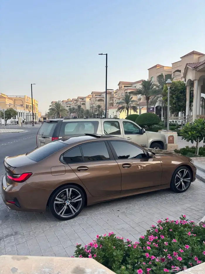 ممشى قليل 2020 BMW 320 موديل 1
