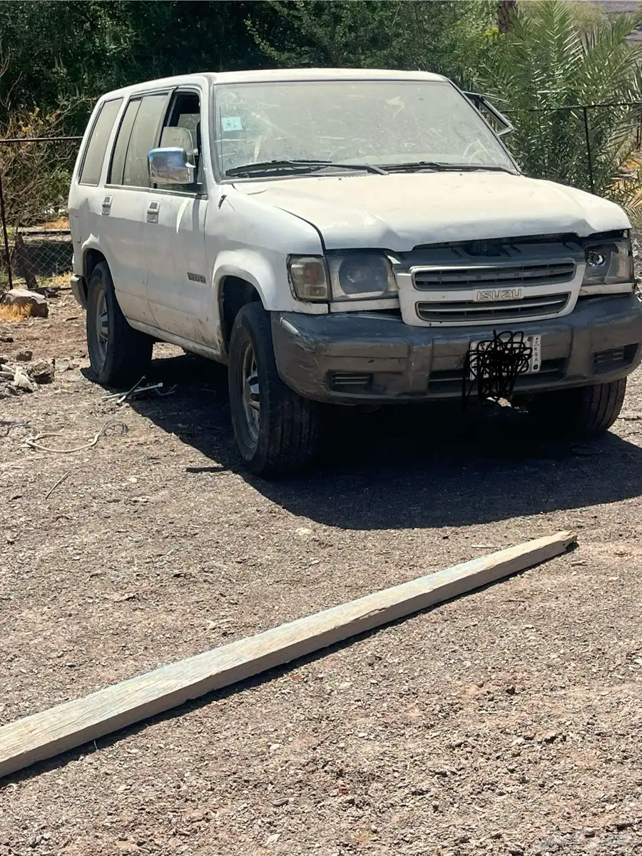 جيب ايسوزو ديزل 2003 شغال الجيب بدون لوح 0