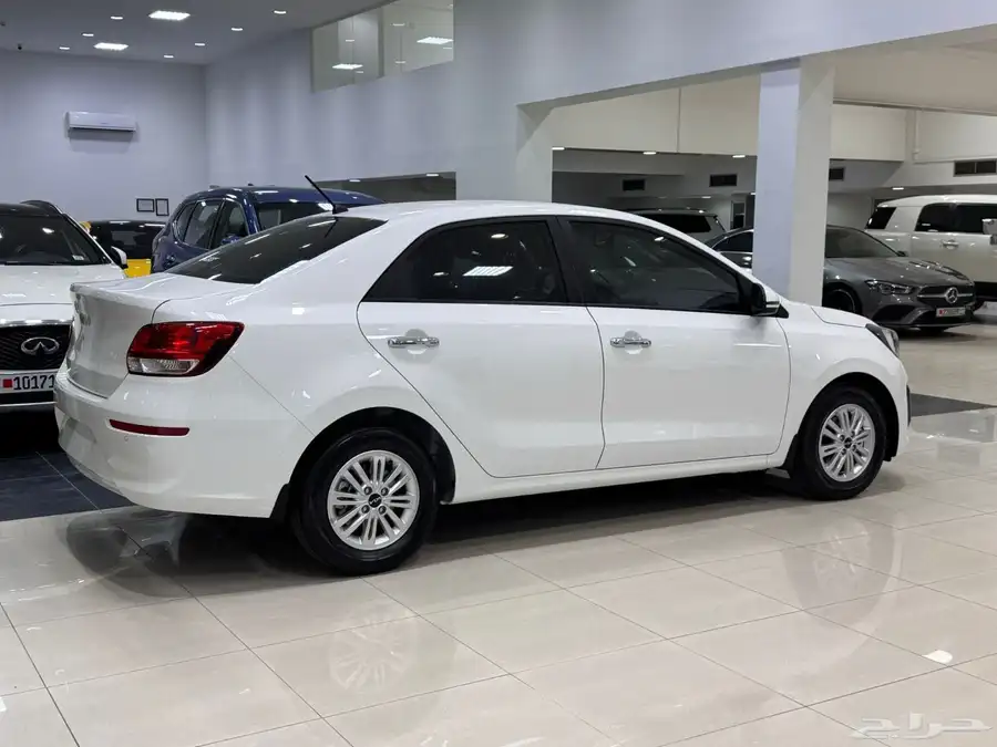 Kia Pegas 2025 (White) 5