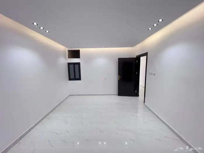 دور علوي مع سطح خاص موسس شقه شغل شخصي 300م للبيع بالدار 3