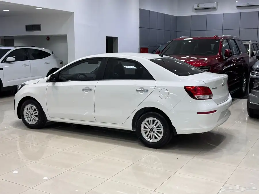 Kia Pegas 2025 (White) 6
