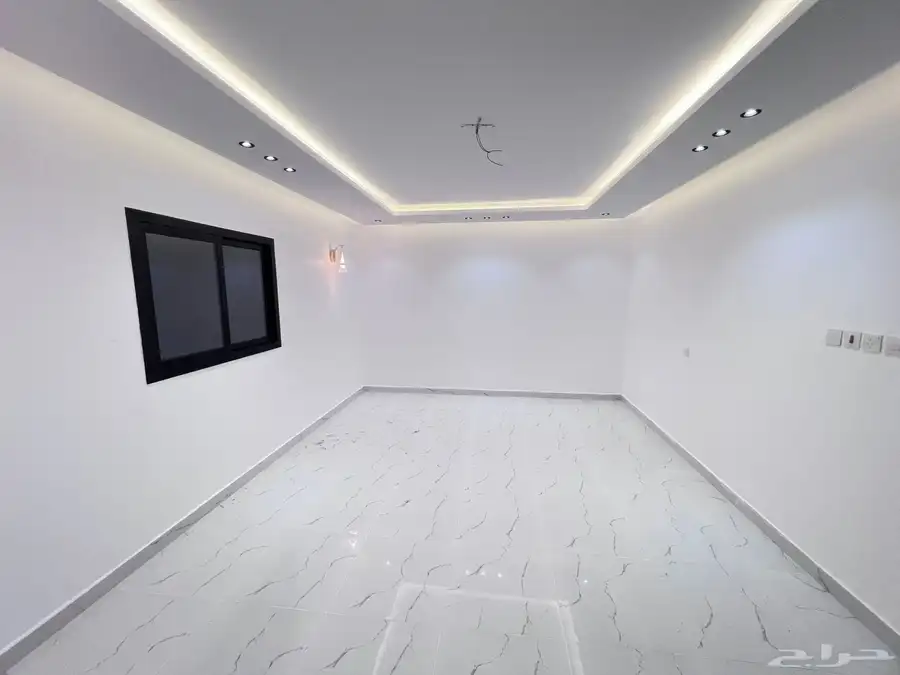 دور علوي مع سطح خاص موسس شقه شغل شخصي 300م للبيع بالدار 2