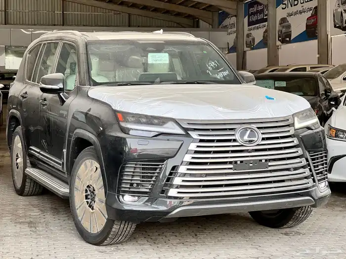 لكزس 600 LX فل كامل 2025 بي بي داخل اوف وايت 5