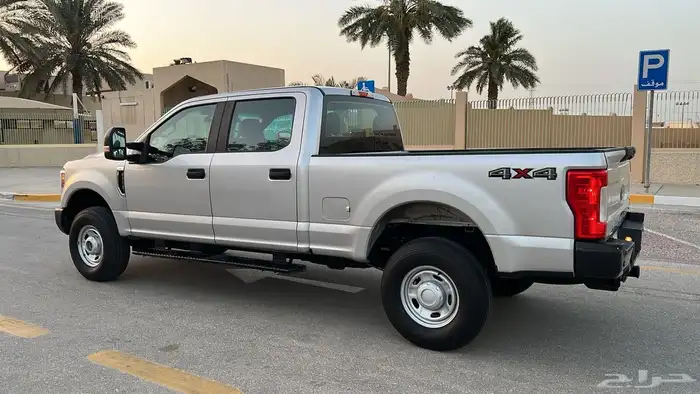 فورد F350 دبل 2019 على الشرط 4