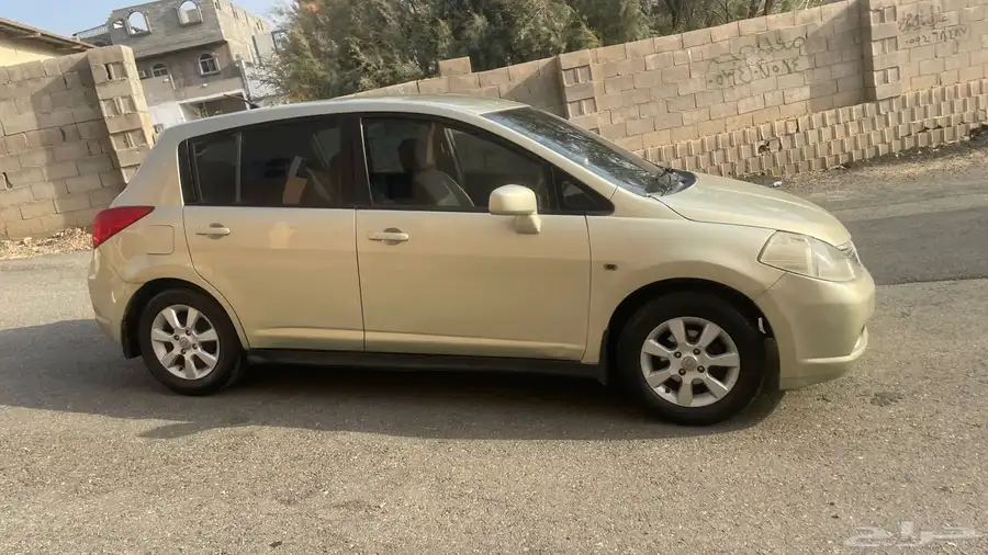 نيسان تيدا 8