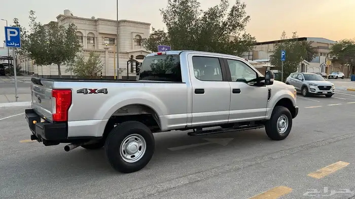 فورد F350 دبل 2019 على الشرط 3