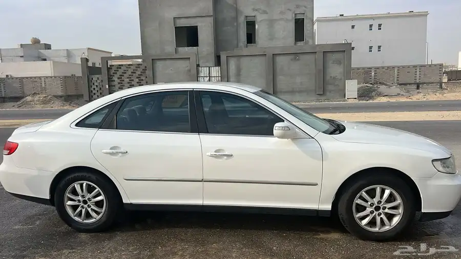 للبيع ازيرا 2010 5