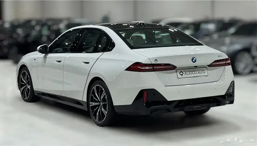 بي ام دبليو 520i M kit موديل 2024 فل كامل شبة جديد 5