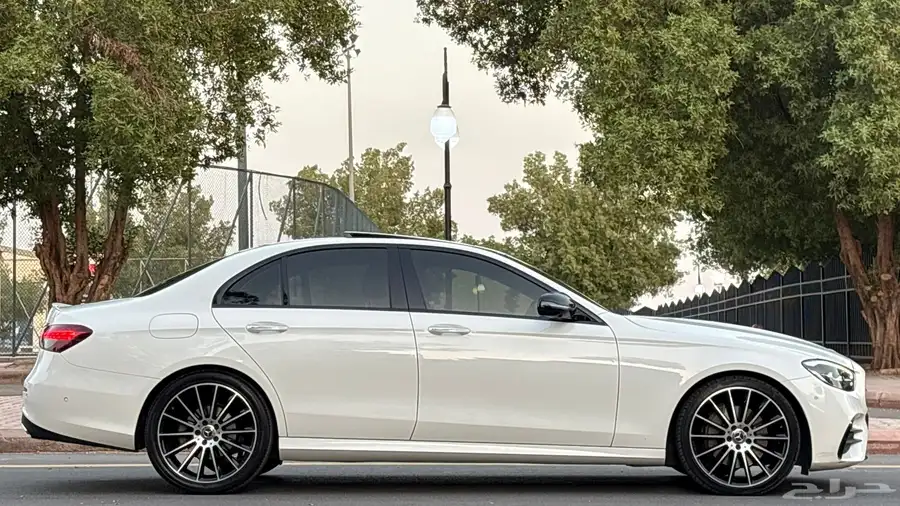 مرسيدس E300 2023 ( بدون اعطال ) 16