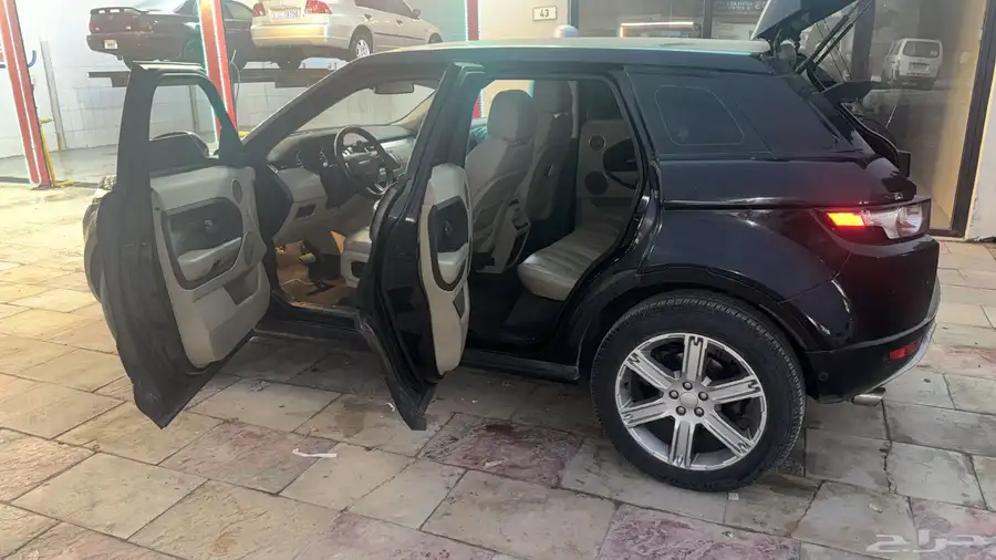 evoque range rover 2015 GCC very clean 160 km 5