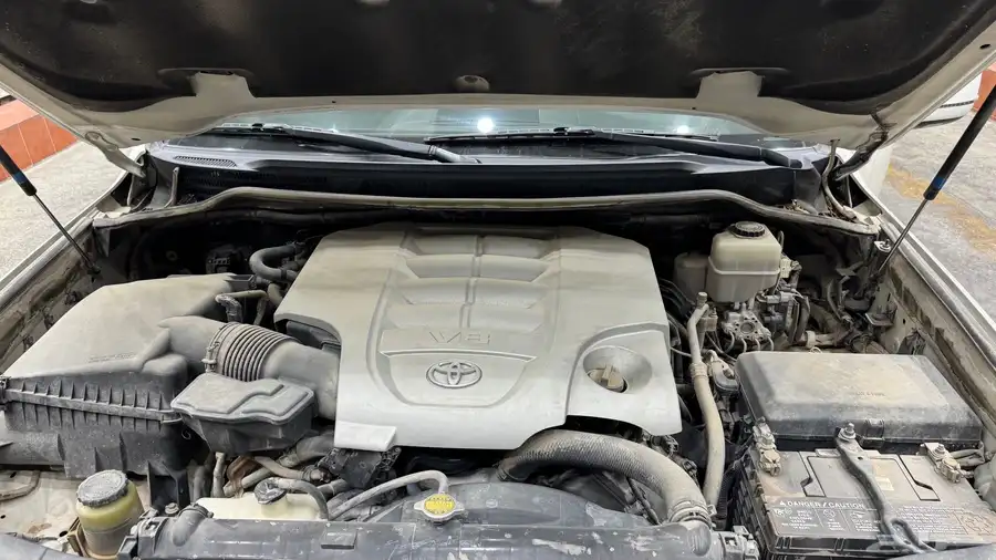 لاندكروزر VXR 2011 17