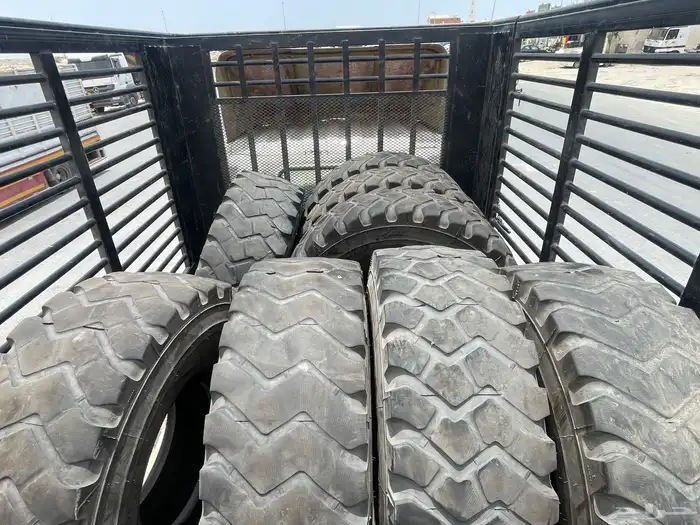 9 كفرات جريدر 1600R20 ميشلان مستعمل نظيف 0