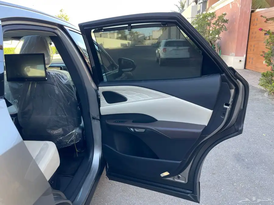 لكزس RX 350 BB فل كامل هايبرد 2024 ( شبه جديد ) 15
