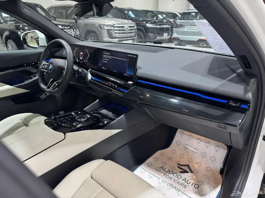 بي ام دبليو 520i M kit موديل 2024 فل كامل شبة جديد 10