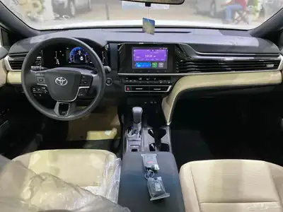 تويوتا كامري عبداللطيف جميل اصفار 2025 12