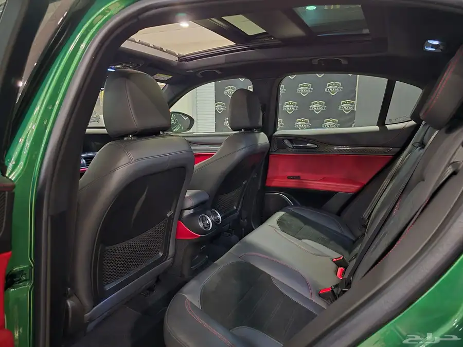 ألفا روميو ستلفيو 2020 Alfa Romeo Stelvio 18