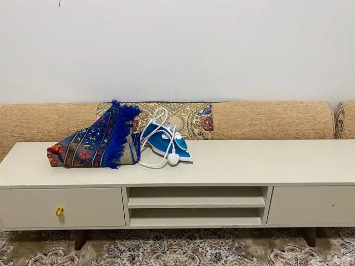 طاولة خشب للتلفزيون 1