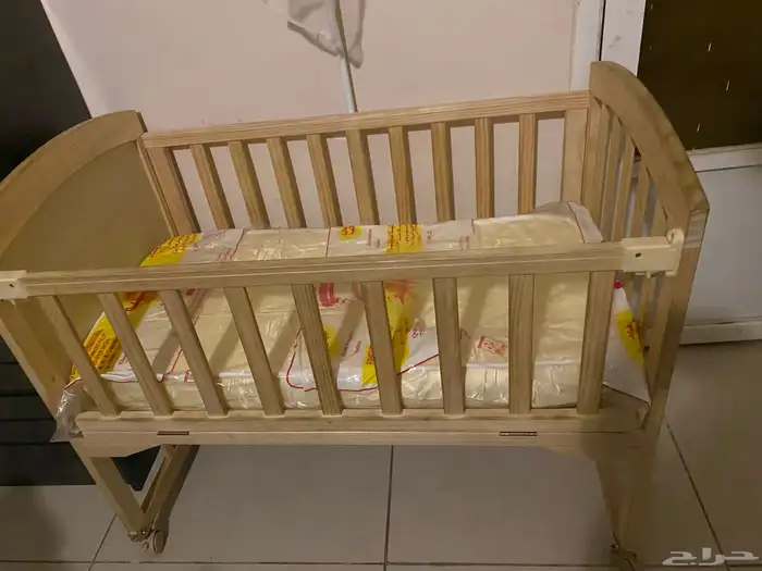 سرير اطفال 0