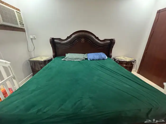 سرير و دولاب و تسريحه و طولتين صغر 0
