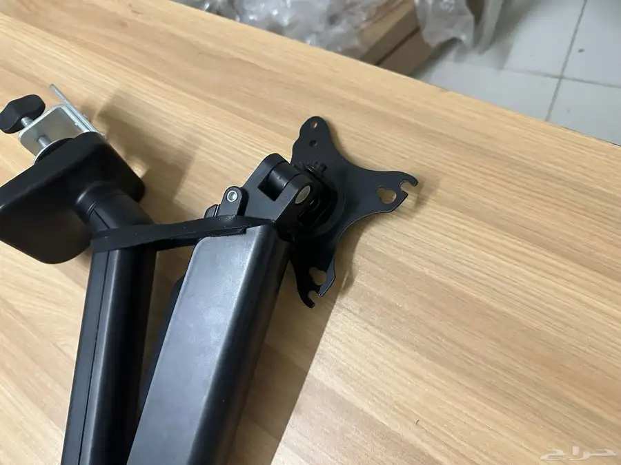 طاوله و حامل شاشة متحرك للبيع 0