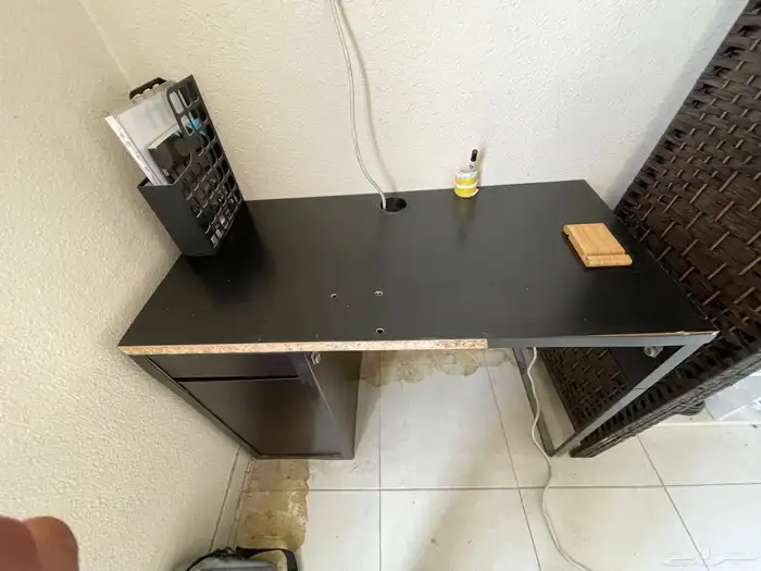 طاولة مكتب 0
