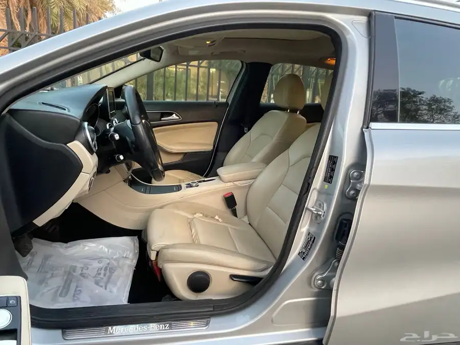 مرسيدس GLA250 2016 بحاله ممتاز 11