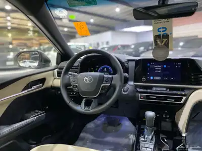تايوتا كامري هايبرد 2025 10