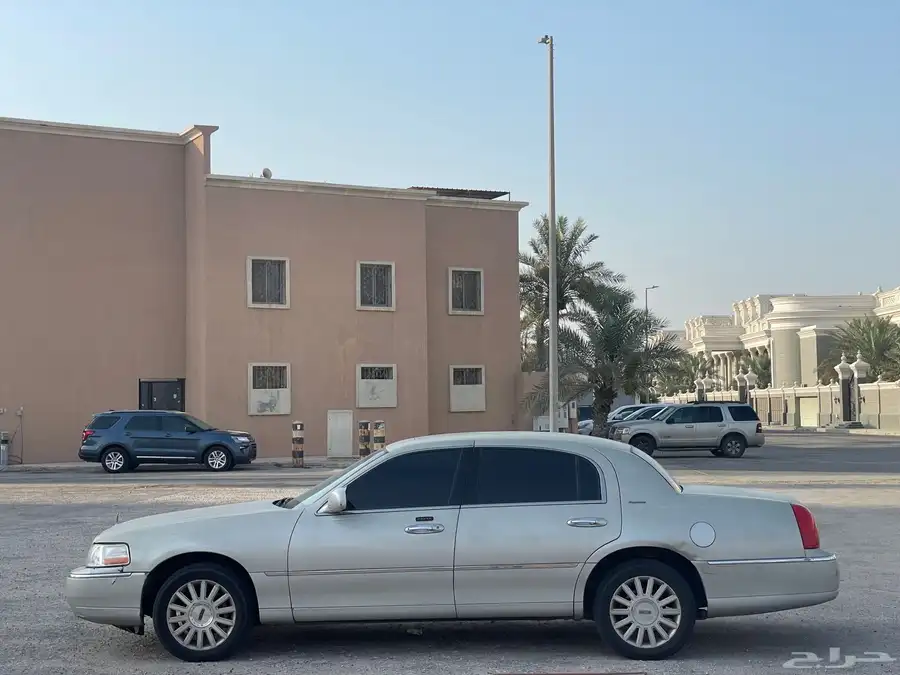 لينكون تاون كار 14