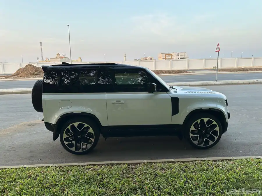 ديفندر X90 2022 ممشى 51 000 كيلو P400 v6 4