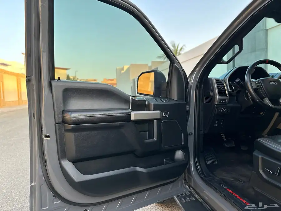2020 فورد رابتر F150 11
