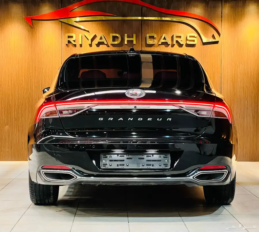 هيونداي ازيرا 2020 V6 فل كامل (( عرض خاص )) 4